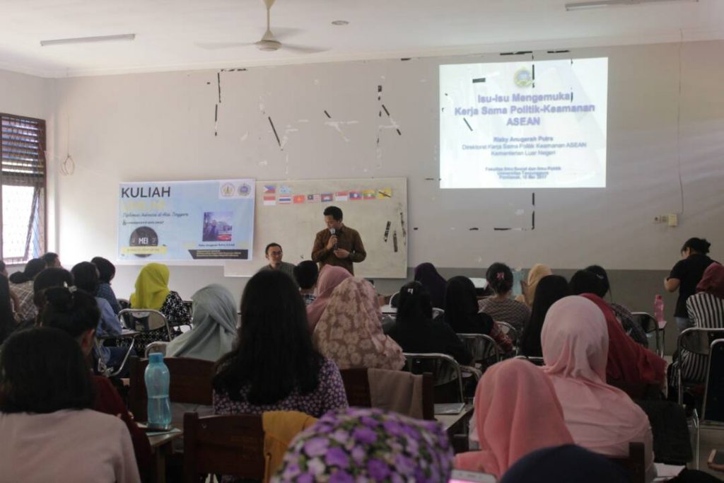 Kuliah Umum: Diplomasi Indonesia di ASEAN dan Perspektif Diplomat